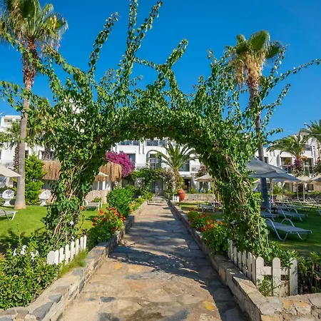 Resort Azka 5*