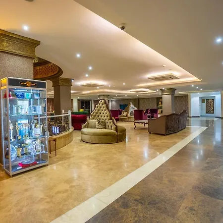 Feriested Azka 5*